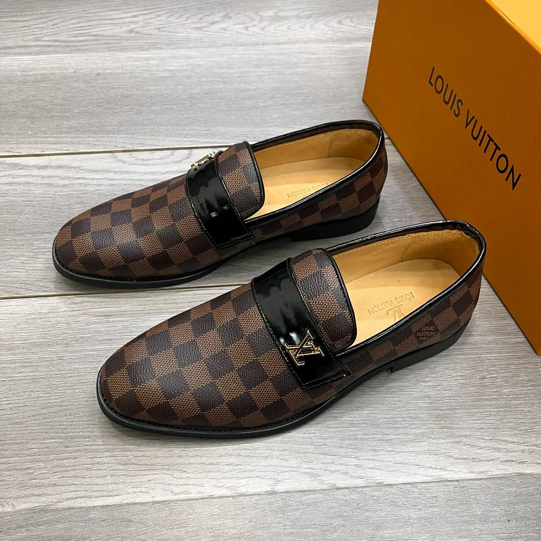 Ex-factory price 500💵LV casual leather shoes, elegant original last type! Simple, luxurious and elegant, the first choice for successful men. Material: Imported top original material + cow lining. Private molded outsole! Domineering, noble and luxurious, code number: 38 39 40 41 42 43 44 (45, 46, 47 customized)
